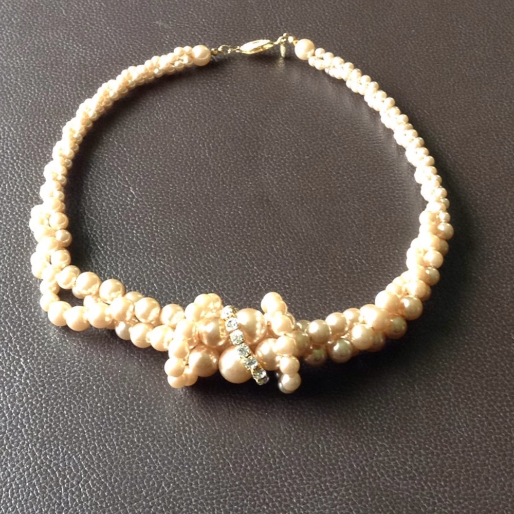Faux Pearl 3 strand twisted necklace with accents